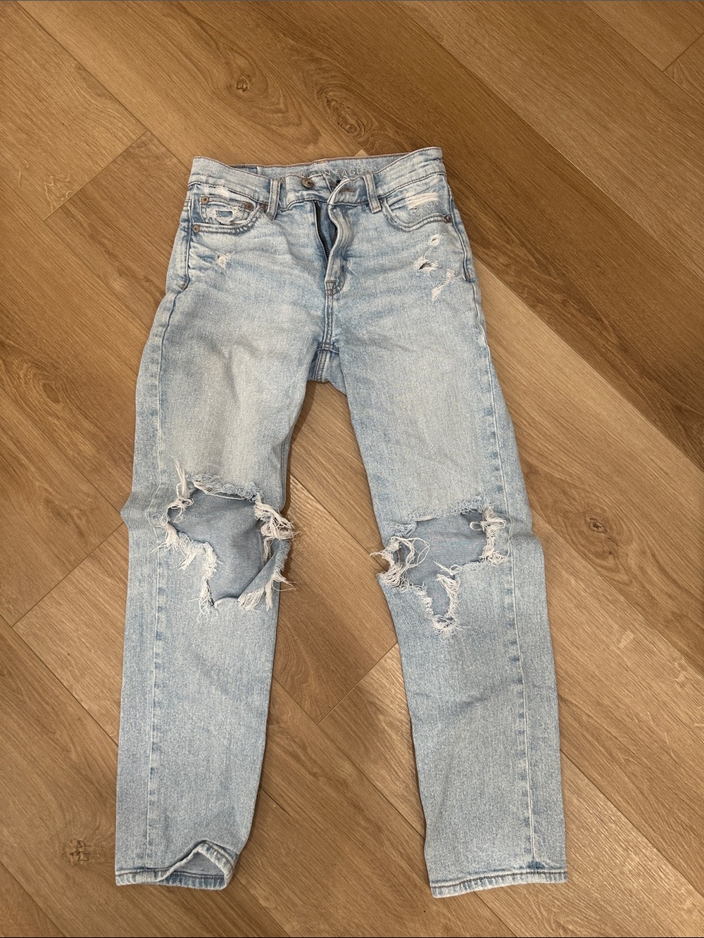 American Eagle Outfitters Light Blue Distressed womens 00 Jeans